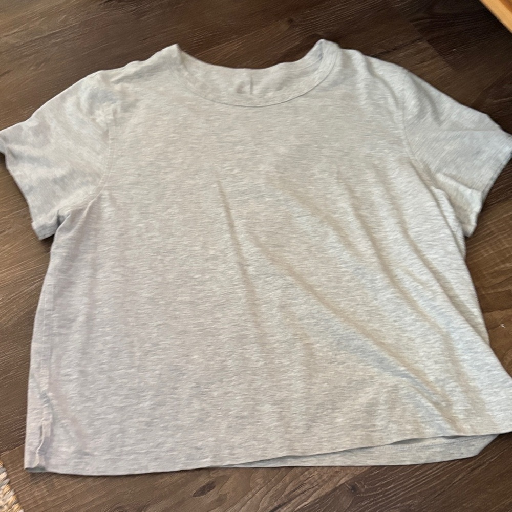 Lululemon tshirt